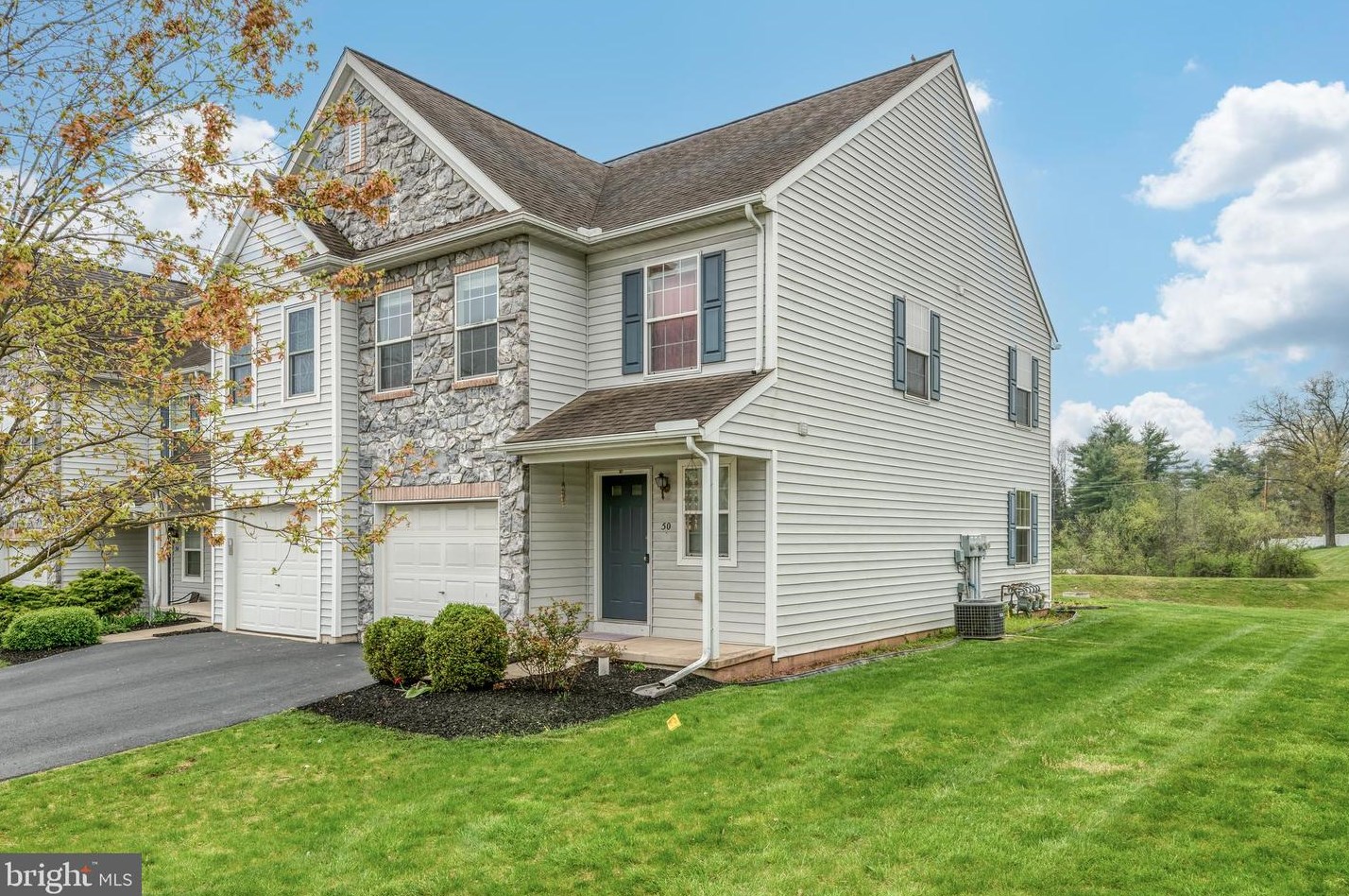 50 Locust Run Dr, York, PA 17404-9199