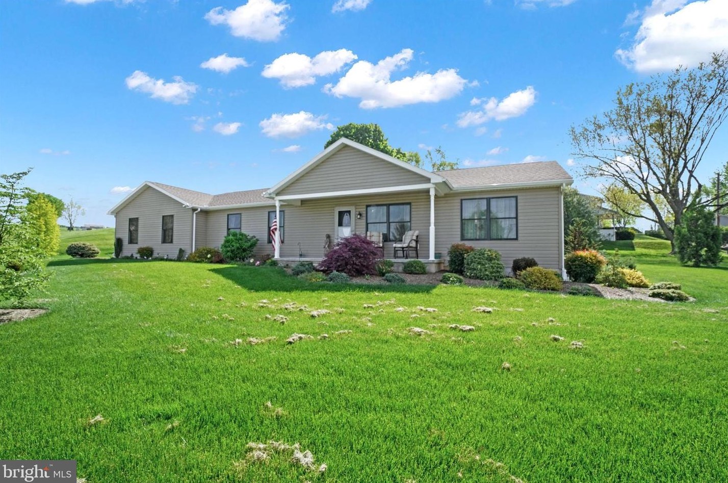 201 N George St, Tolna, PA 17349