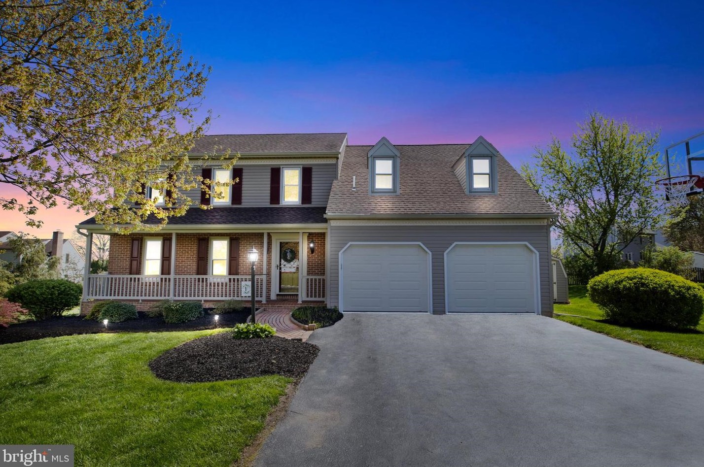 694 Maurice St, York, PA 17404-6402