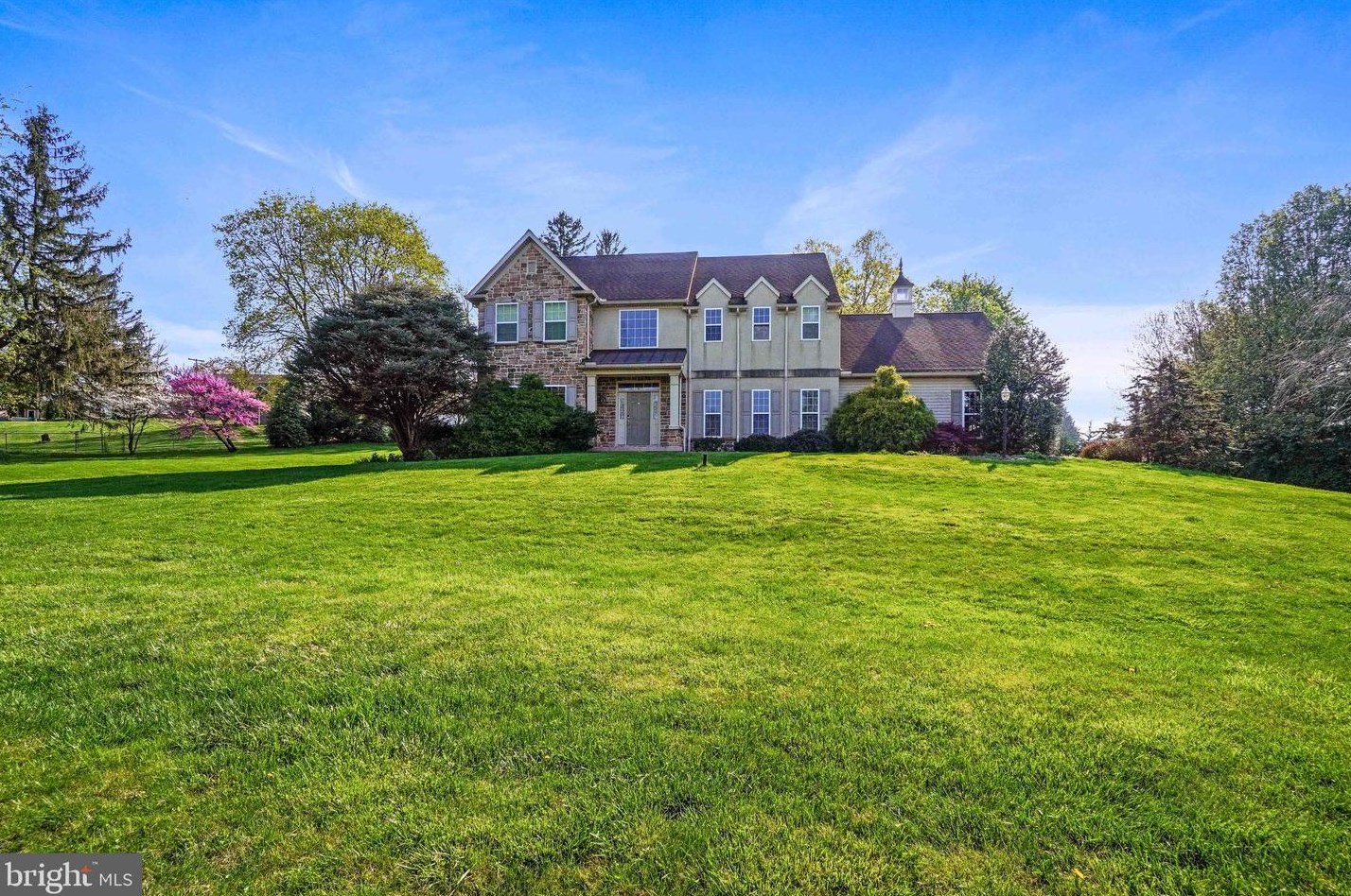 234 Creekwood Dr, York, PA 17407-1121