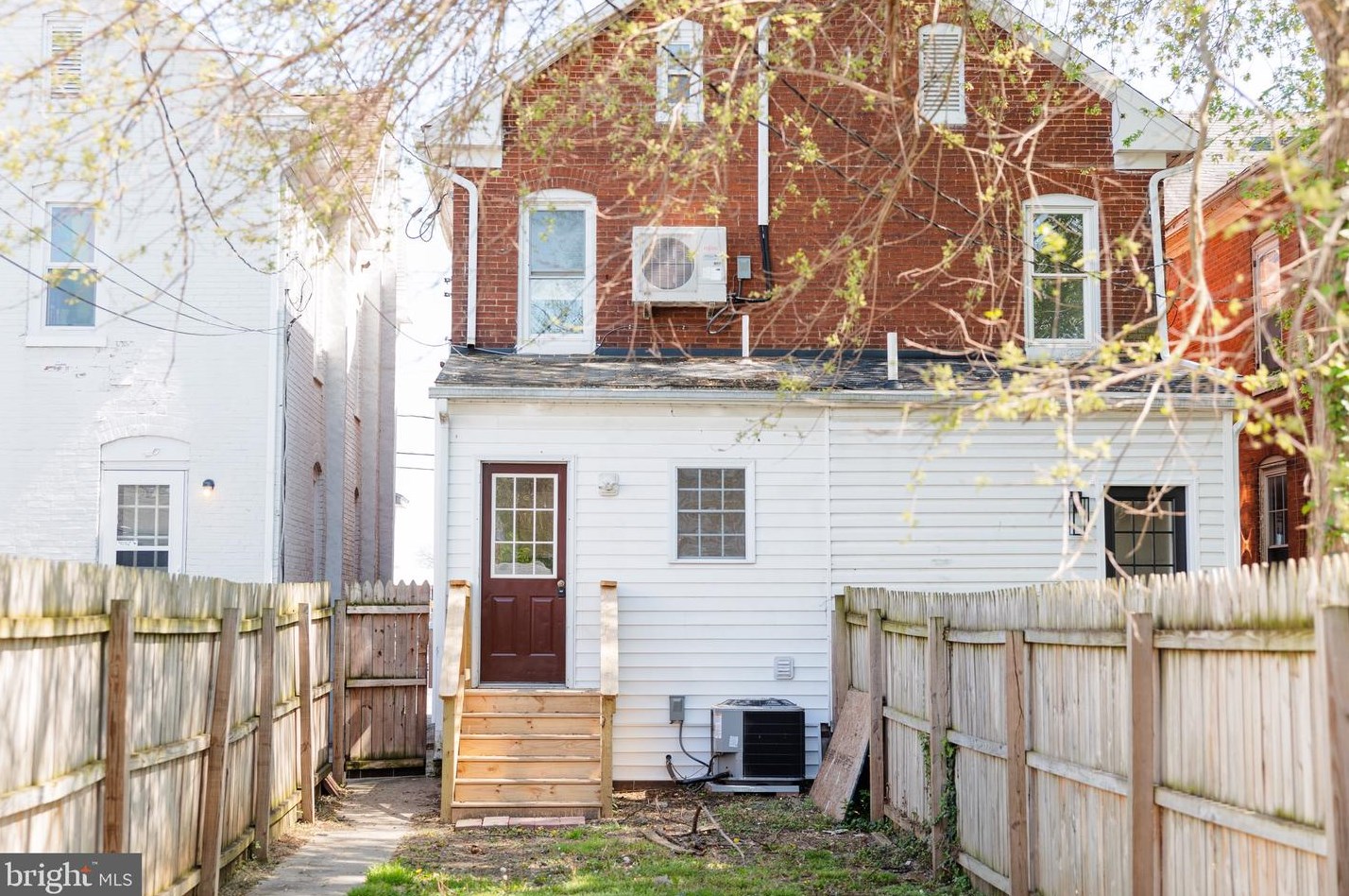 11 Pine St, Hanover PA  17331-2352 exterior