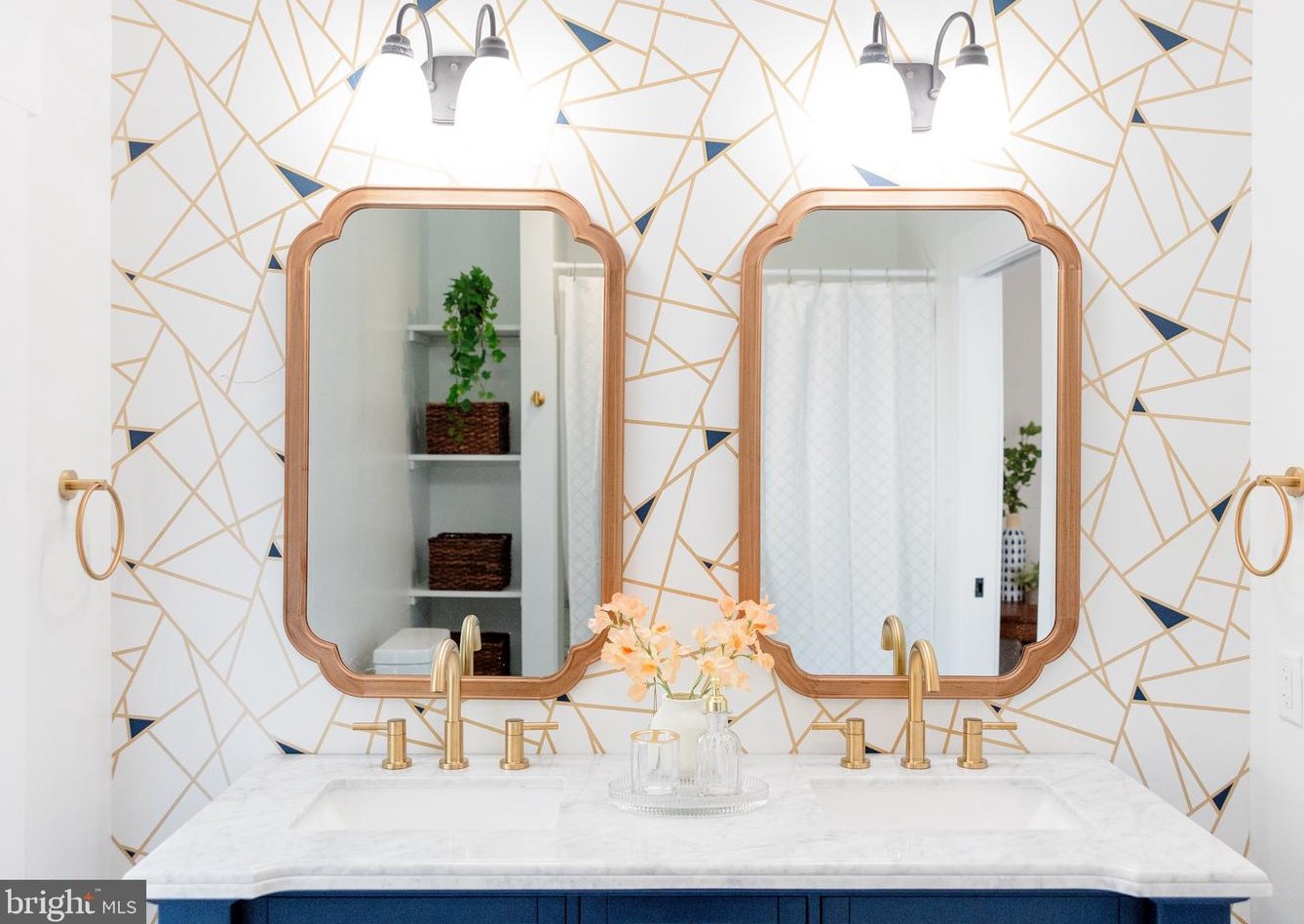 11 Pine St, Hanover PA  17331-2352 exterior