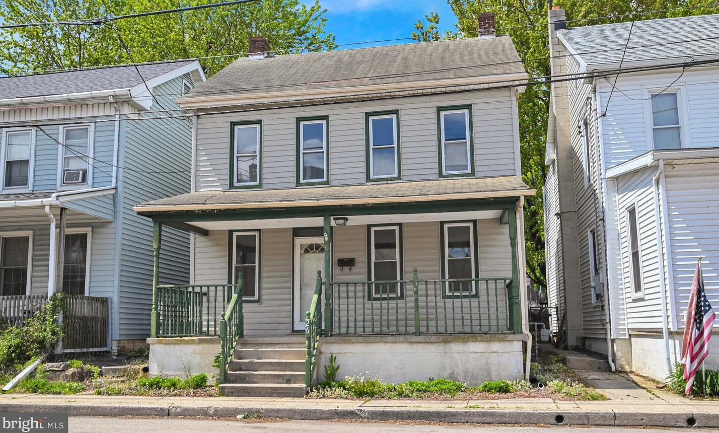 26 George St, Hanover, PA 17331-1911