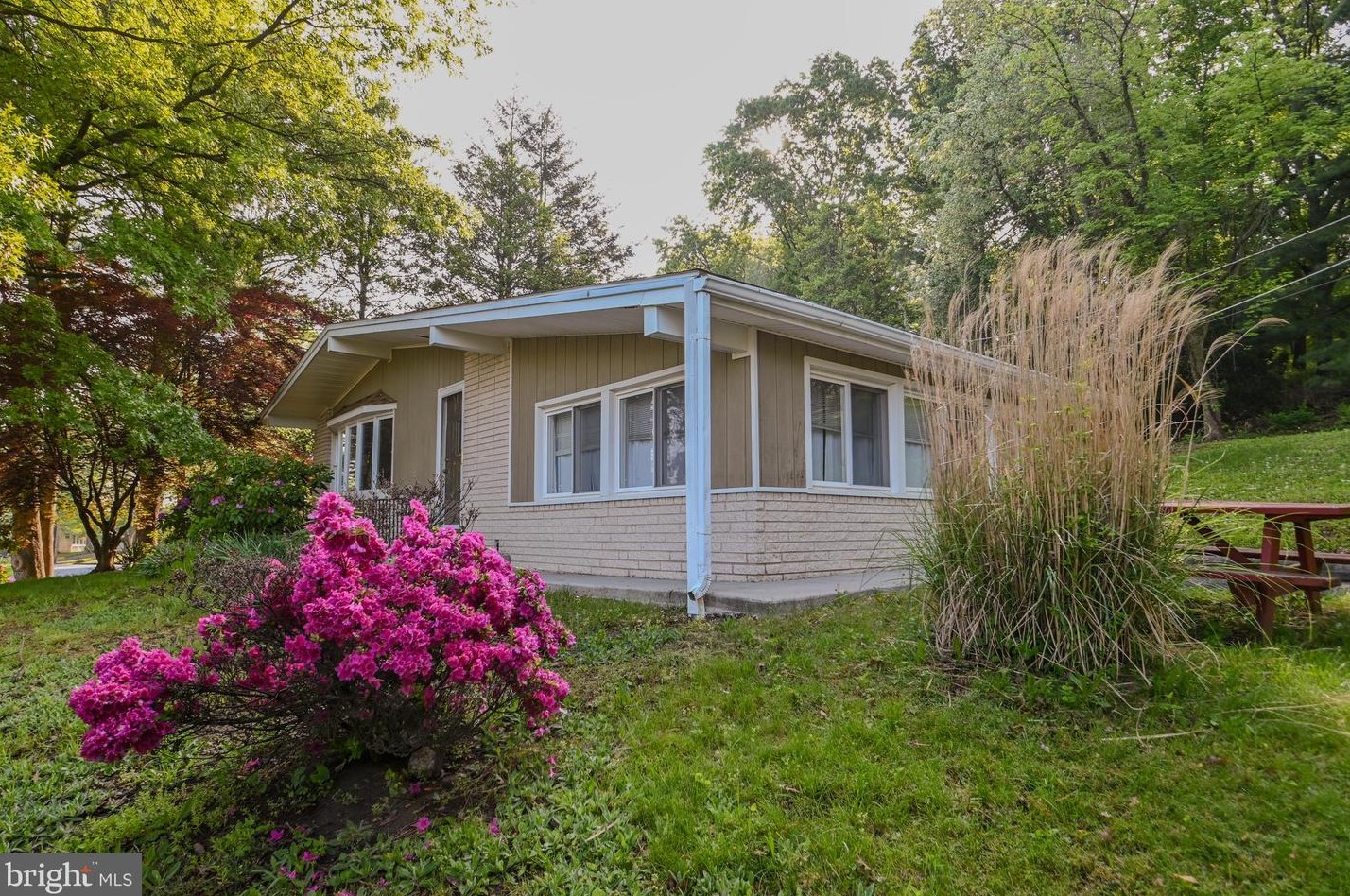 495 Pinehurst Rd, York, PA 17402