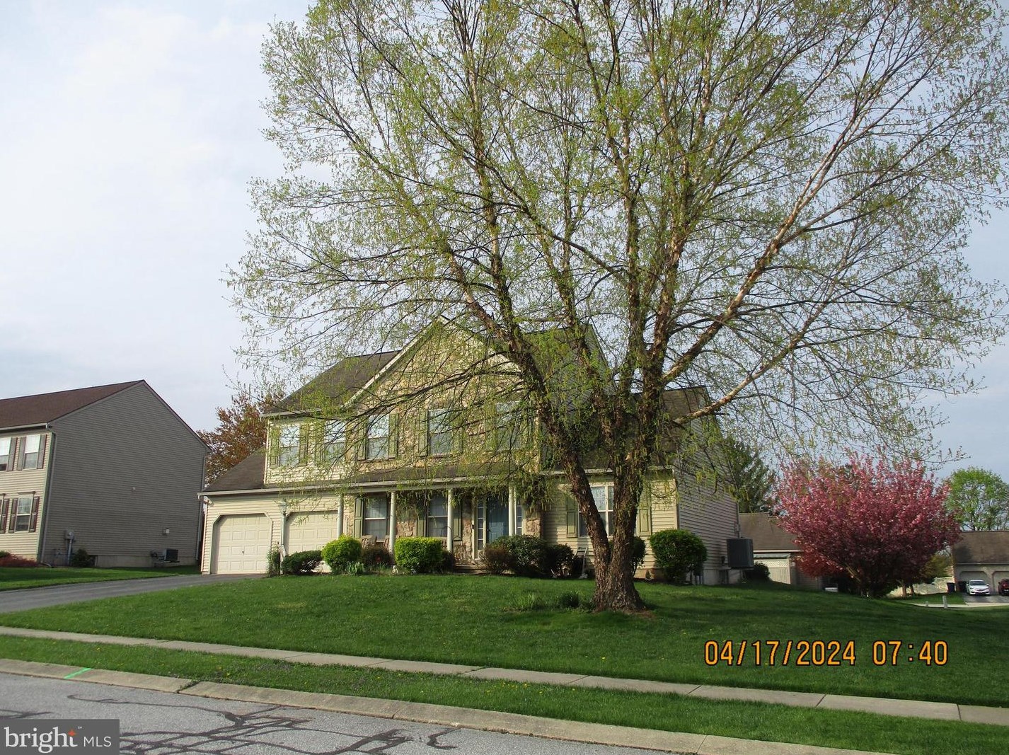 875 Victoria Dr, Red Lion, PA 17356
