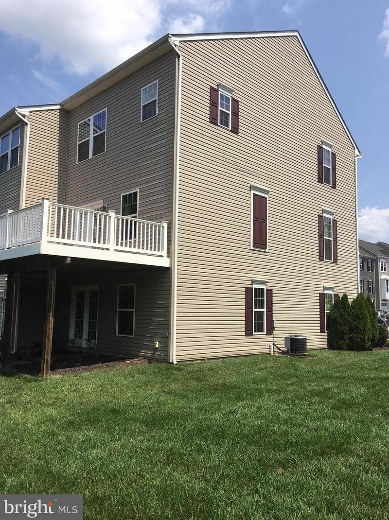 956 Stonehaven Way, York, PA 17403-9032