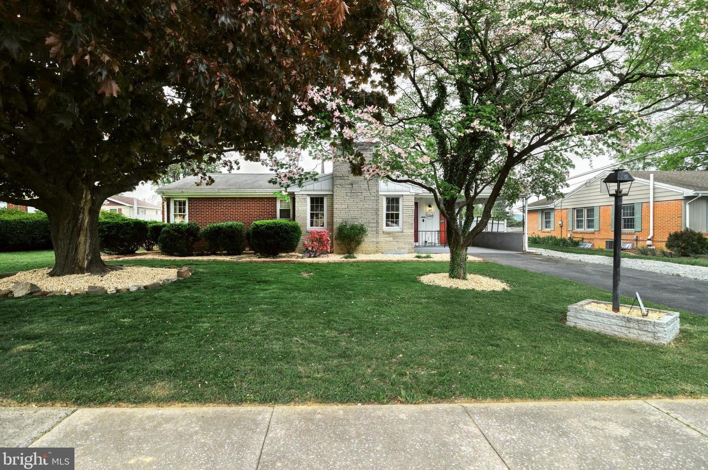 3315 Edenbridge Rd, York, PA 17402-4213