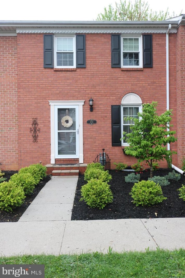 204 Georgetown Cir, Hanover, PA 17331-2363