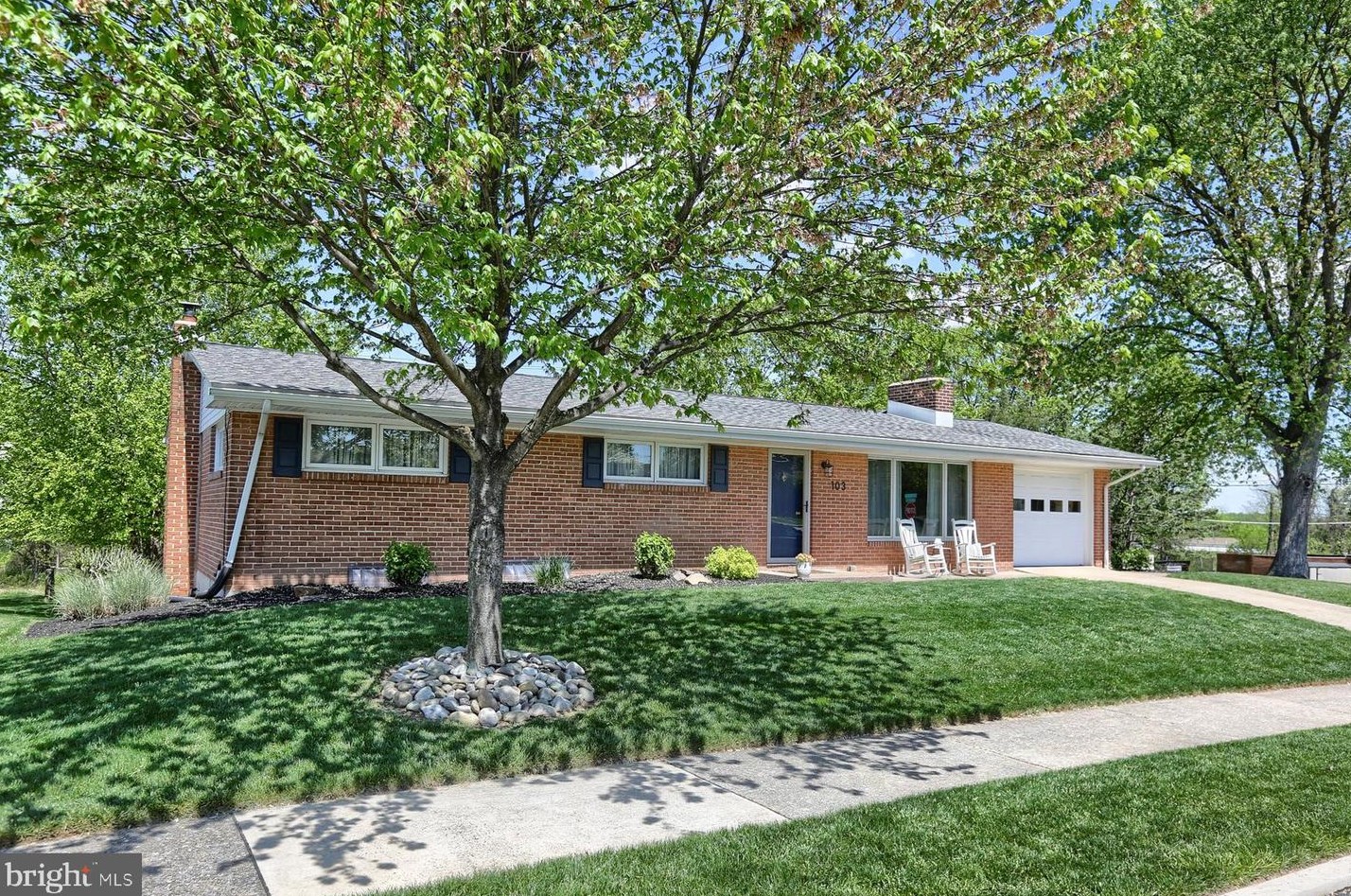103 Sunset Dr, Rudytown, PA 17070
