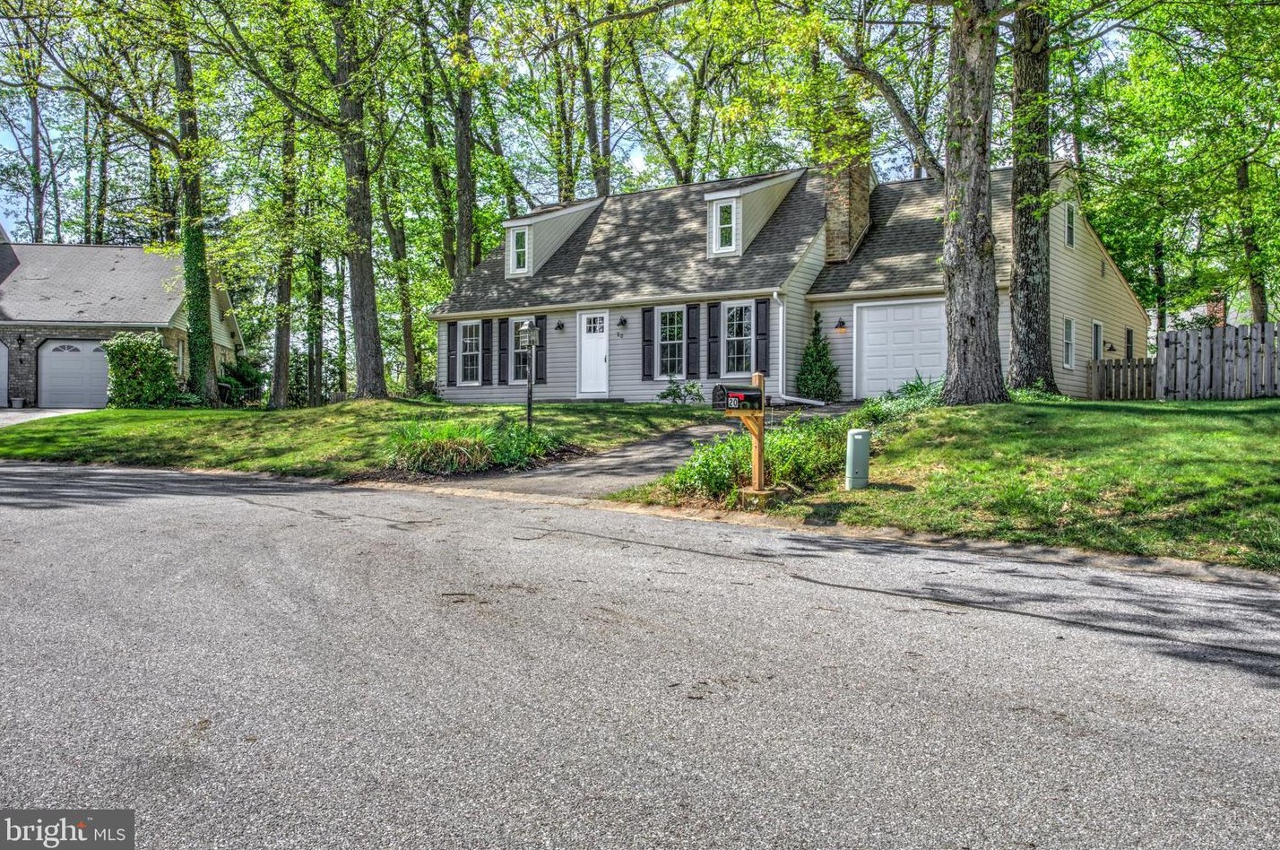 20 Johnston Cir, Hanover, PA 17331-9330
