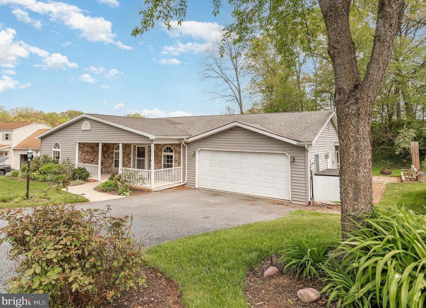 140 Bobby Jones Dr, Etters, PA 17319