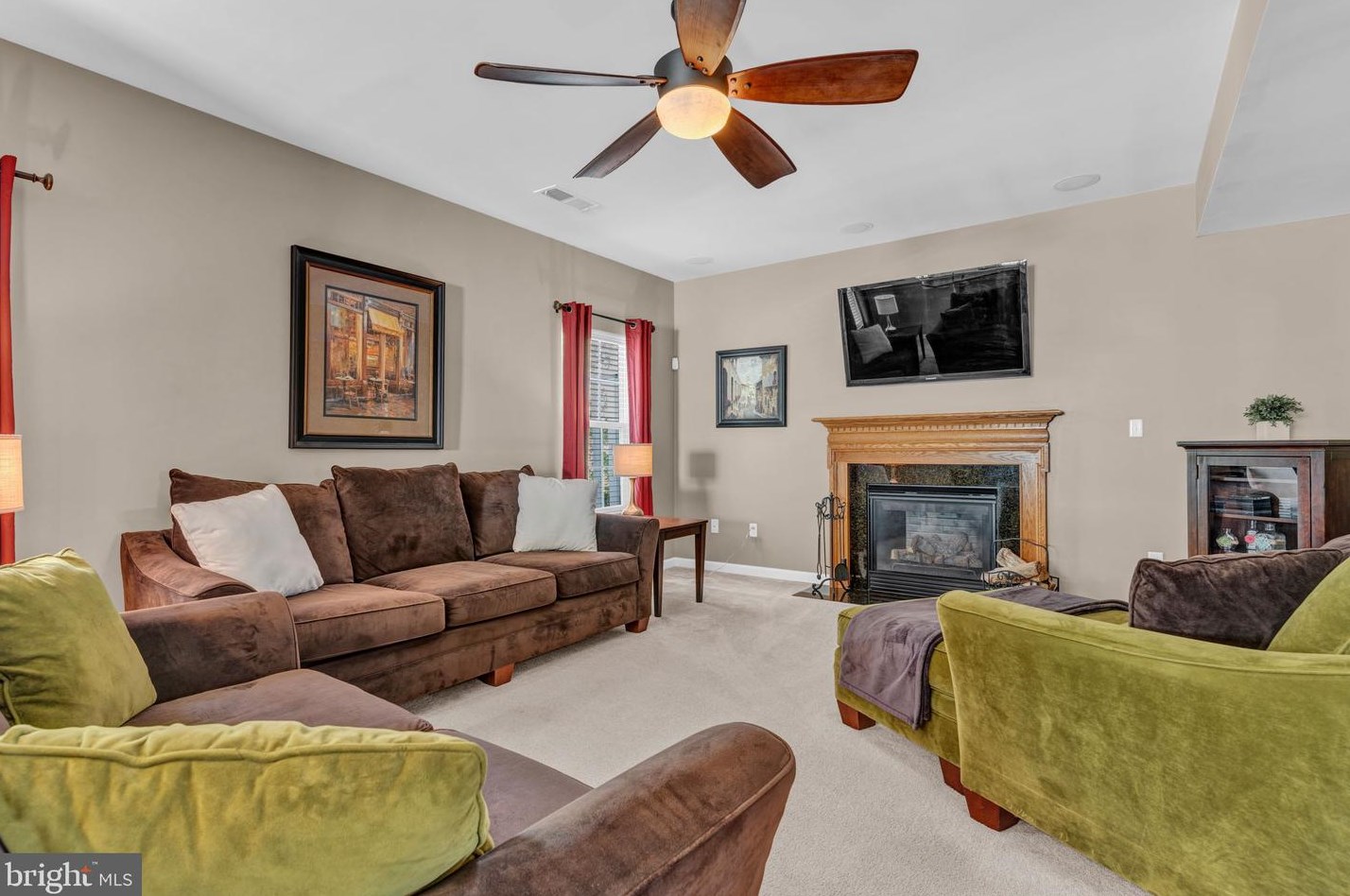 2209 Reservoir Hts Dr, Hanover PA 17331-8327 exterior