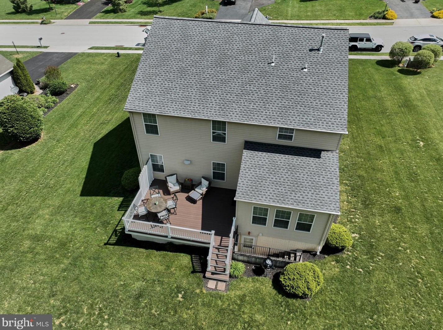 2209 Reservoir Hts Dr, Hanover PA 17331-8327 exterior