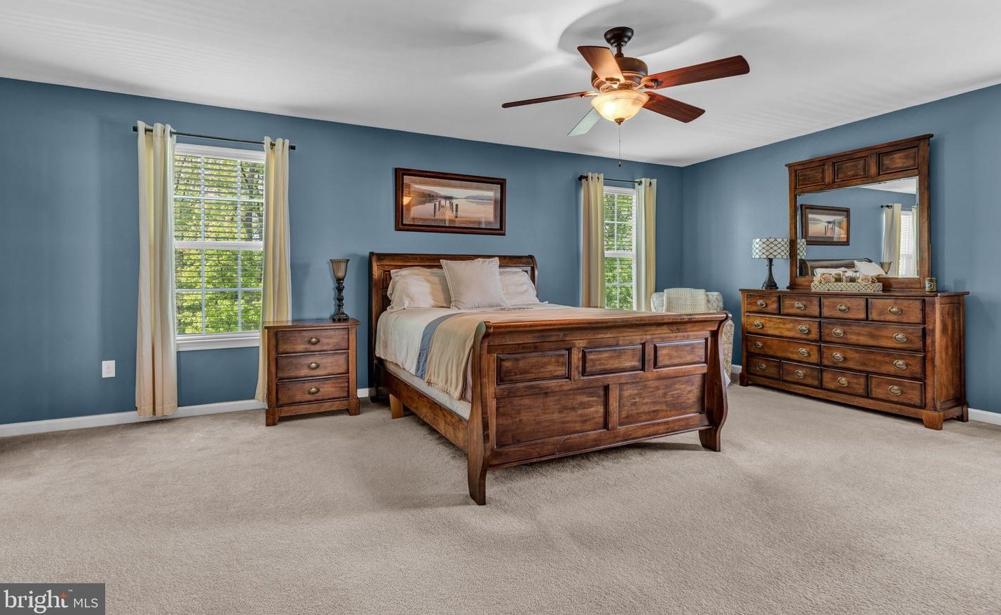 2209 Reservoir Hts Dr, Hanover PA 17331-8327 exterior