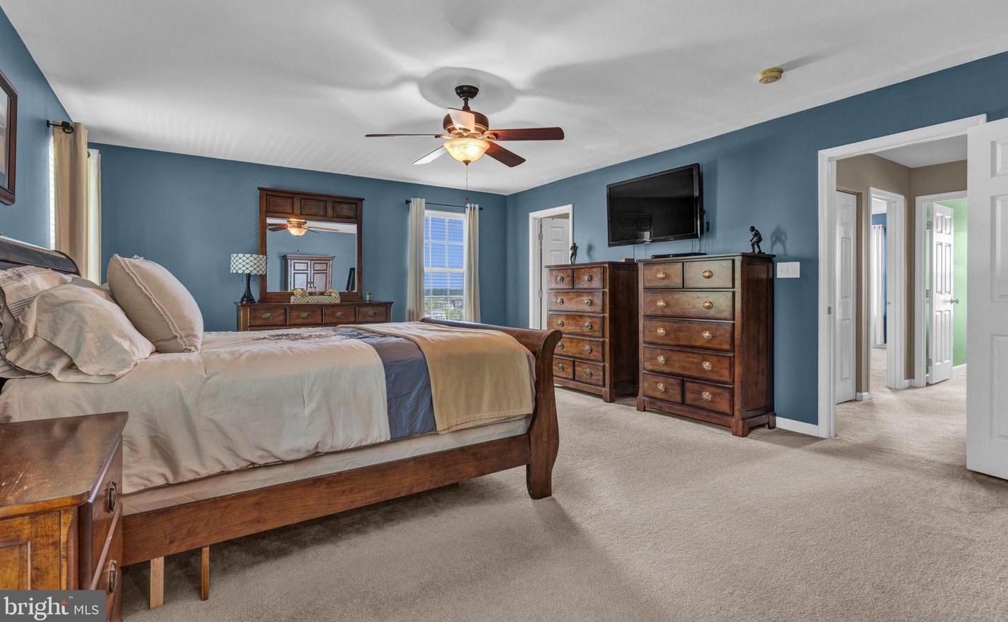 2209 Reservoir Hts Dr, Hanover PA 17331-8327 exterior