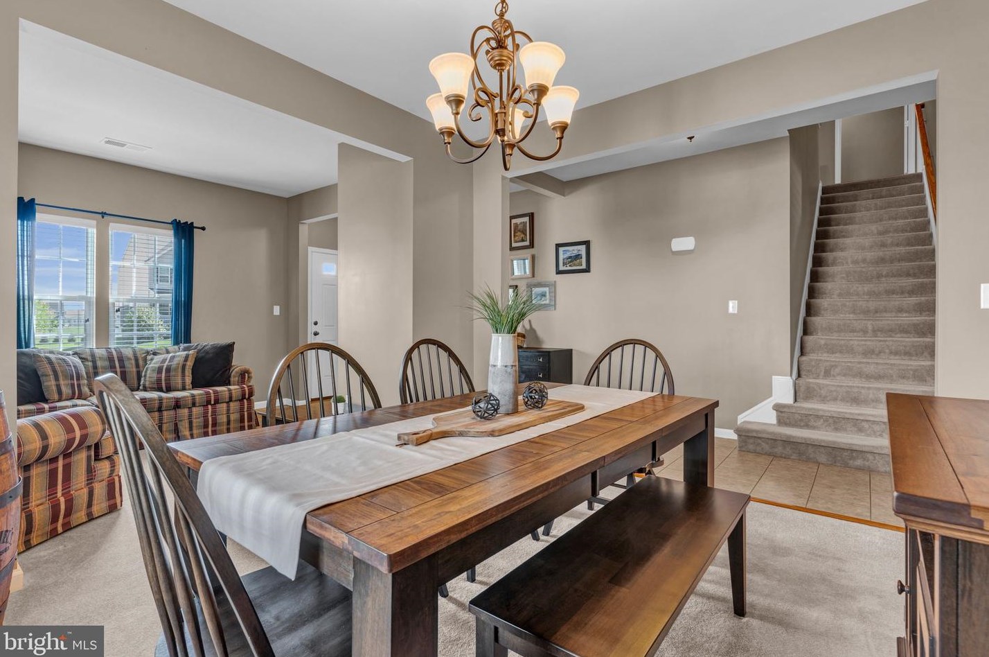 2209 Reservoir Hts Dr, Hanover PA 17331-8327 exterior