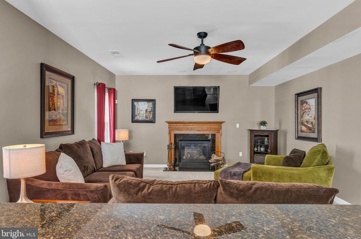 2209 Reservoir Hts Dr, Hanover PA 17331-8327 exterior