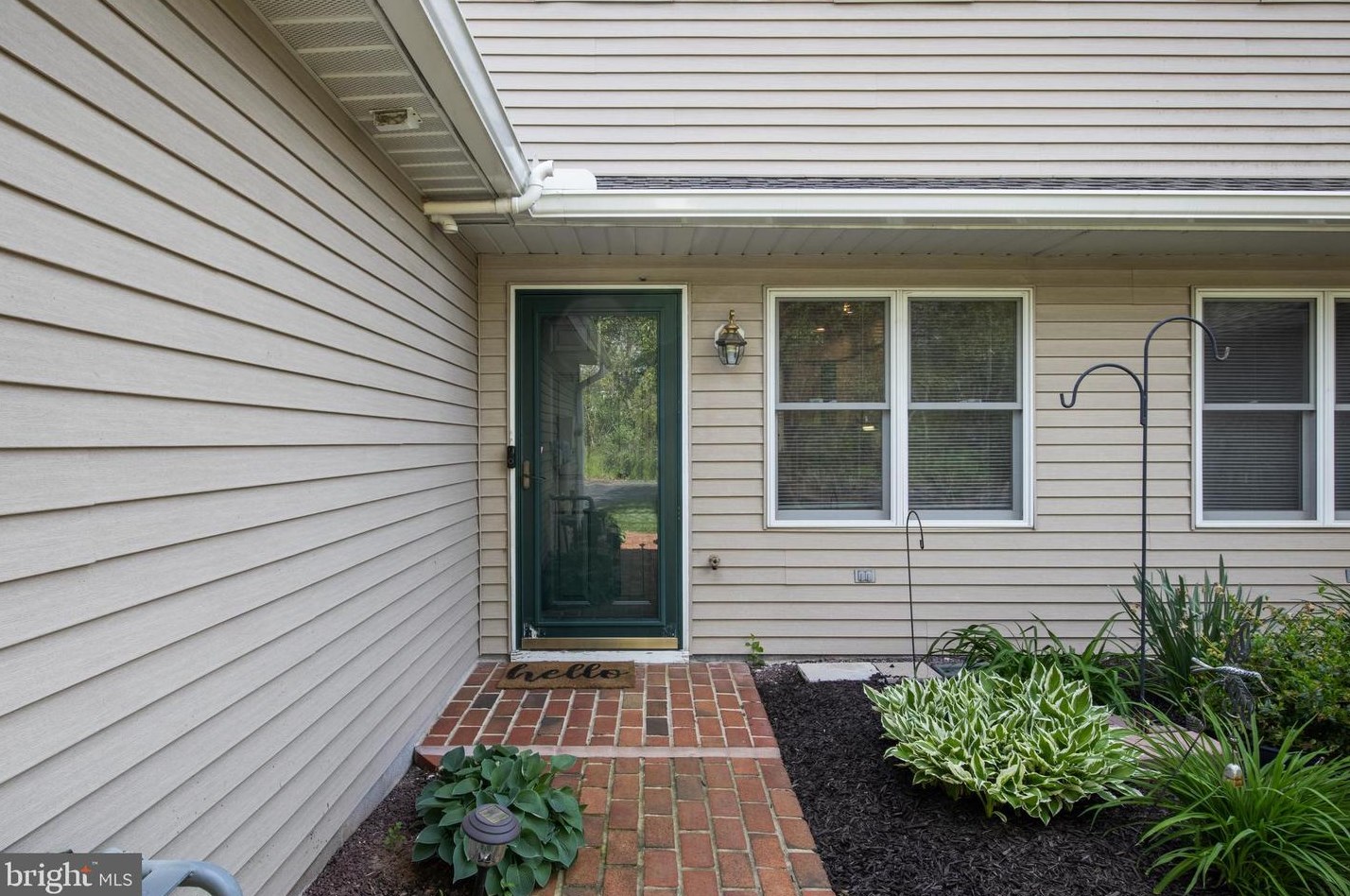 2583 Grandview Park Dr, York, PA 17408-1485