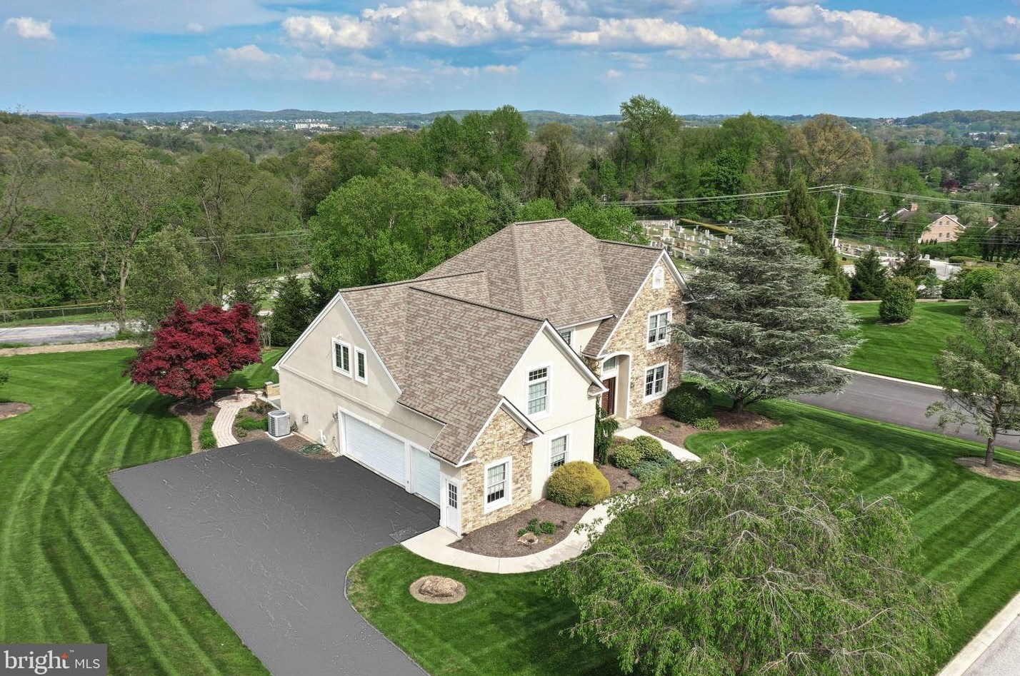 1891 Carriage Ct, York, PA 17403-4560