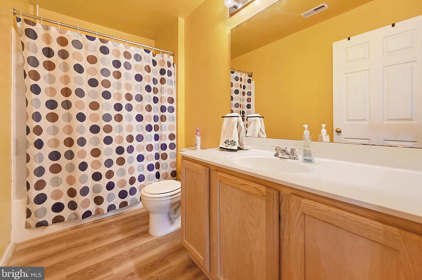 37 Louvain Dr, Hanover PA 17331-8696 exterior