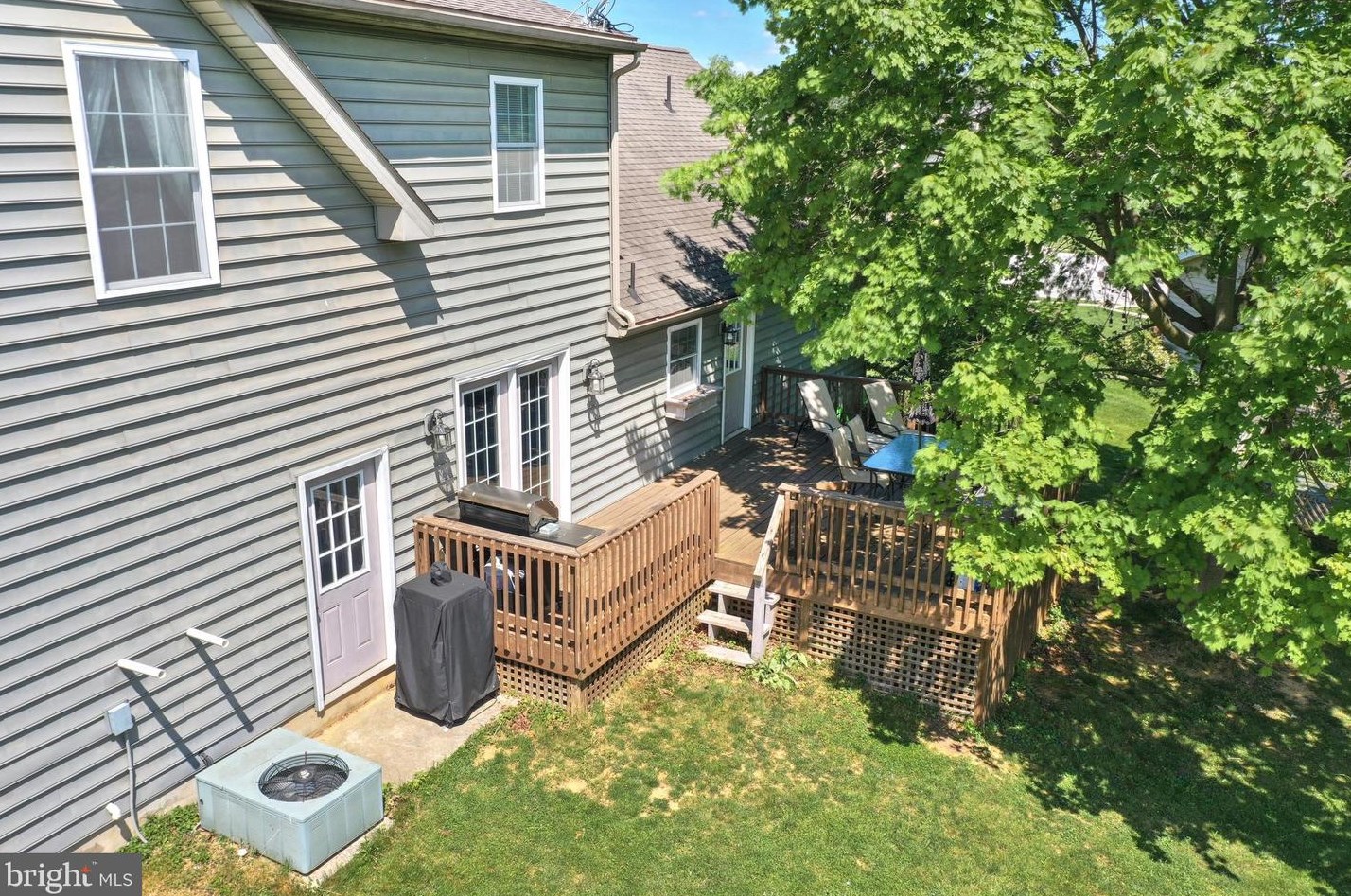 17 Campus Ave, Spring Grove PA  17362-1413 exterior