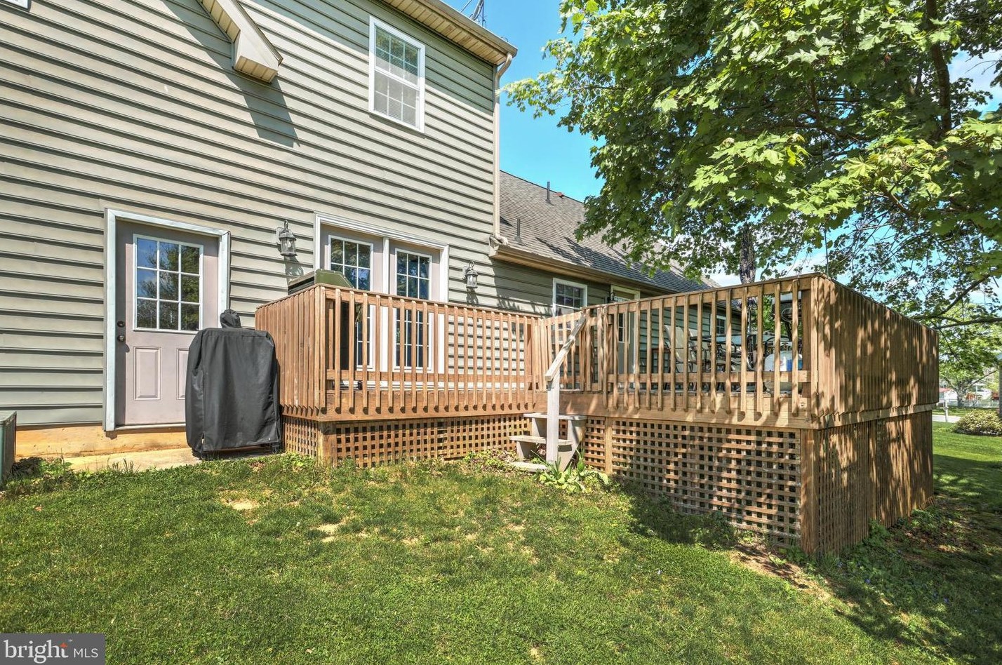 17 Campus Ave, Spring Grove PA  17362-1413 exterior