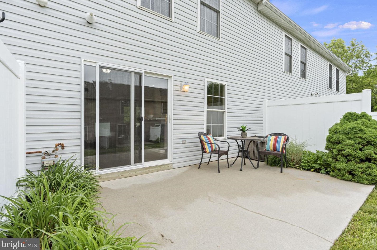631 Canvasbach Dr, Etters PA  17319-8860 exterior