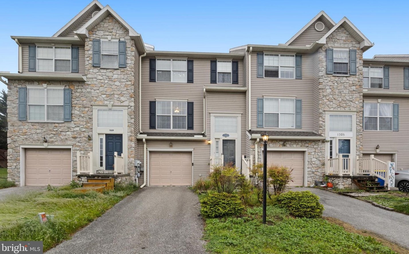 1327 Wanda Dr, Hanover, PA 17331-8649