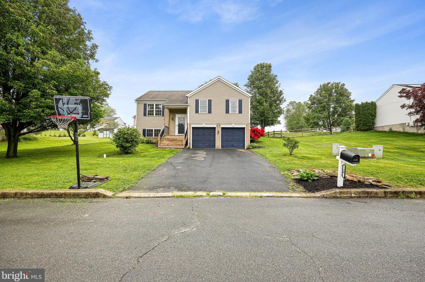 20 Christine Dr, Longlevel, PA 17368