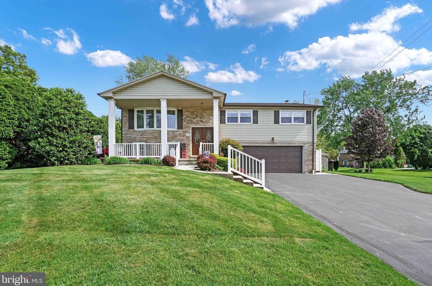 515 Alton Ln, York, PA 17402-3922