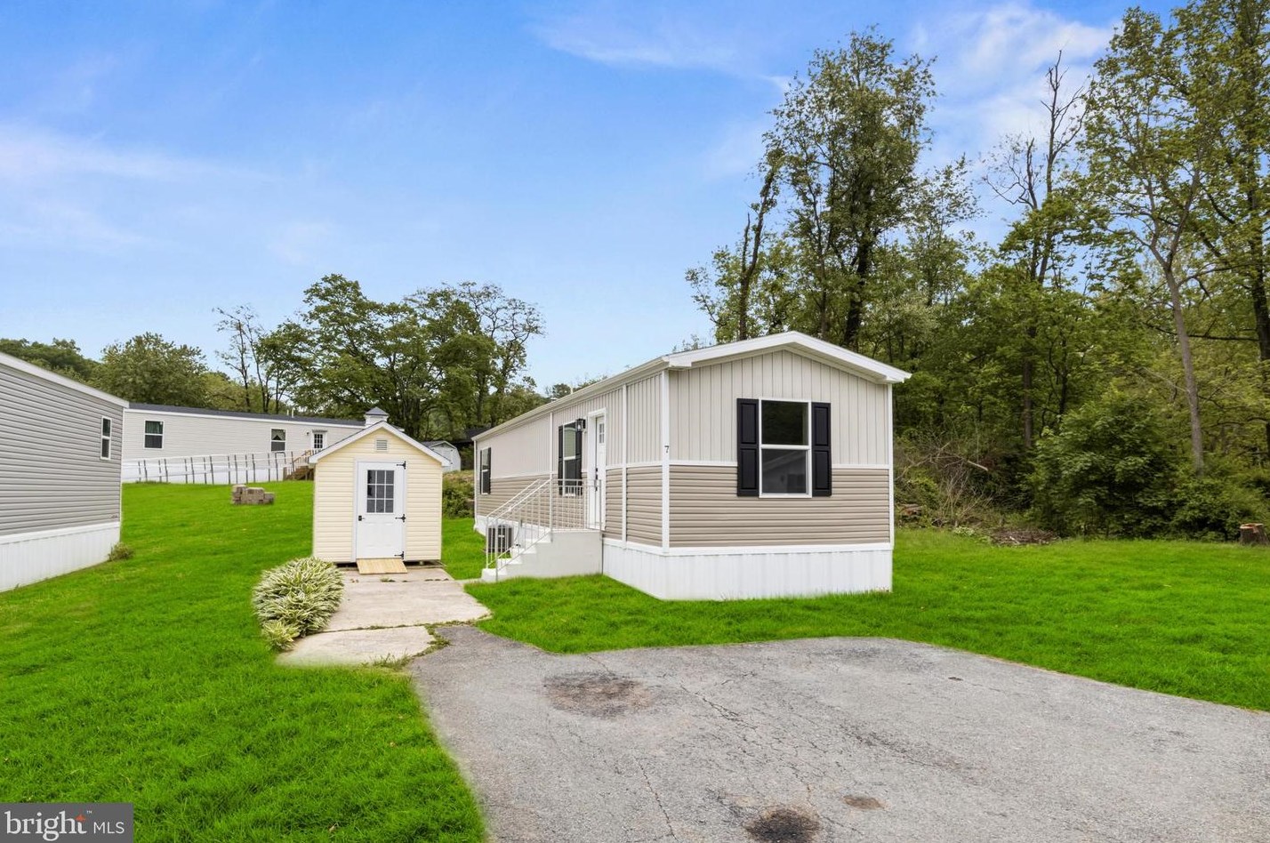 7 2nd St, York, PA 17406-8508