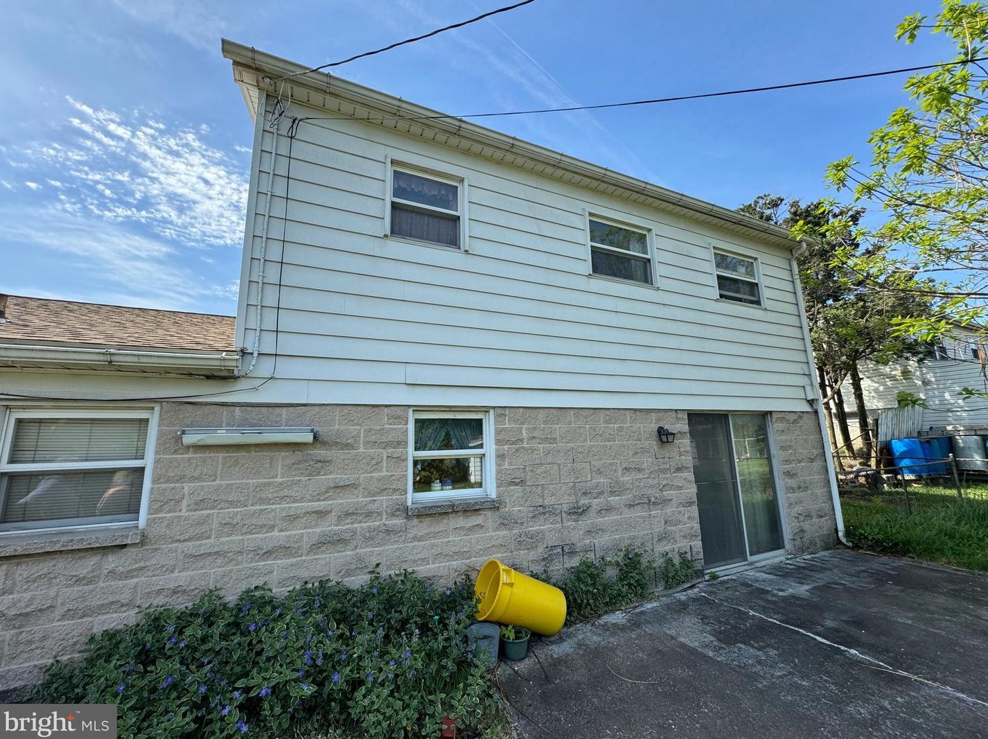 927 Marbrook Ln, York, PA 17404-2212
