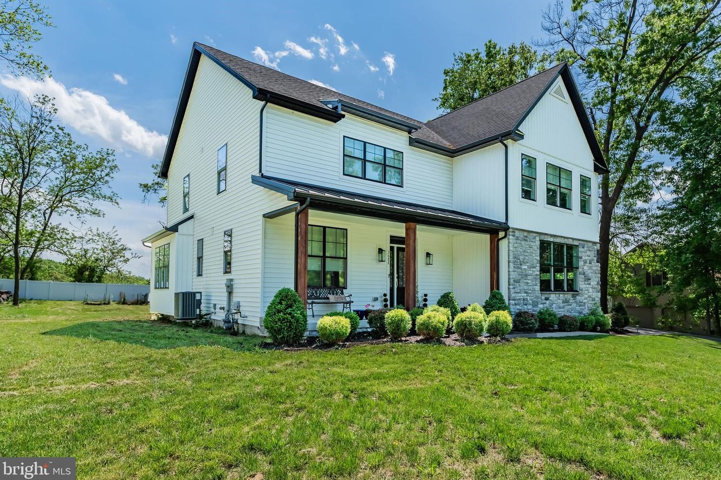 3688 Crossfield Ln, York, PA 17406-7641