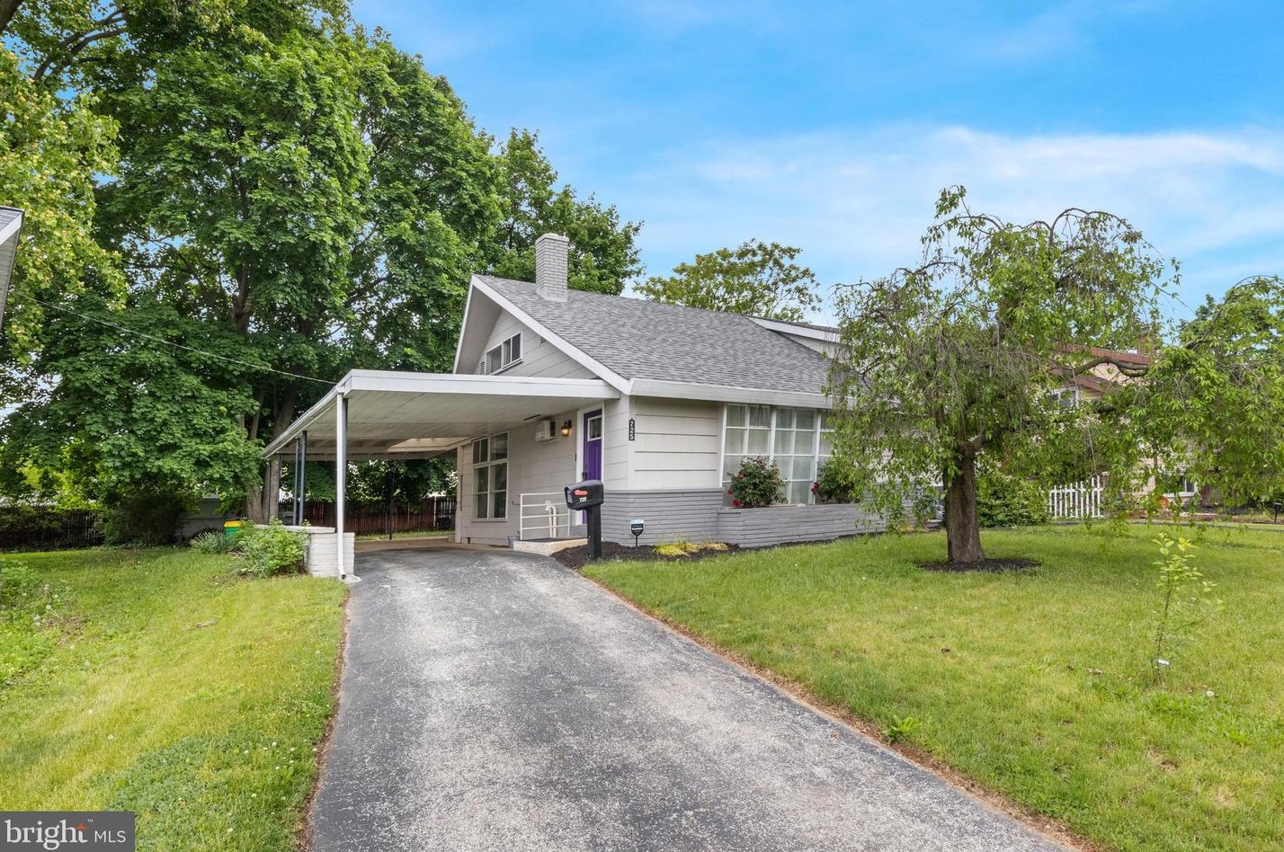 725 Gunnison Rd, York, PA 17404-1929