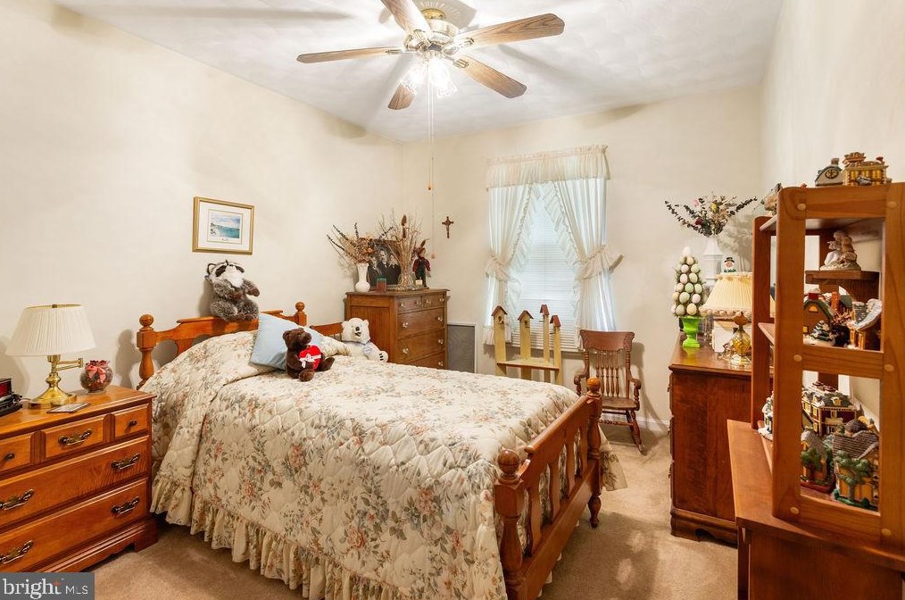 354 Jasmine Dr, Hanover PA 17331-3465 exterior