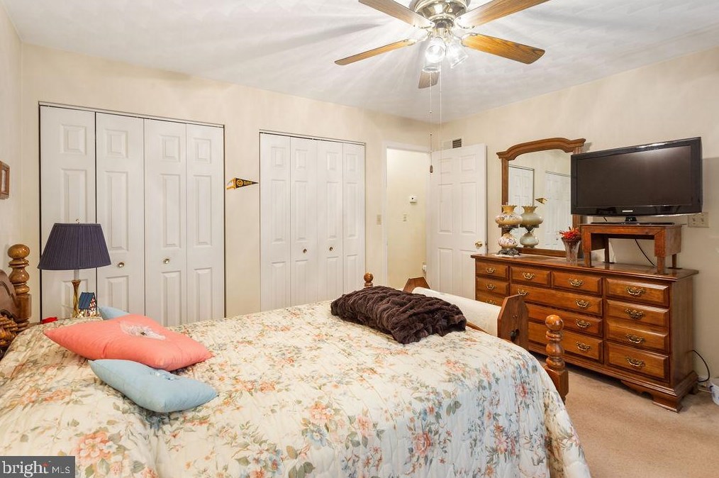 354 Jasmine Dr, Hanover PA 17331-3465 exterior