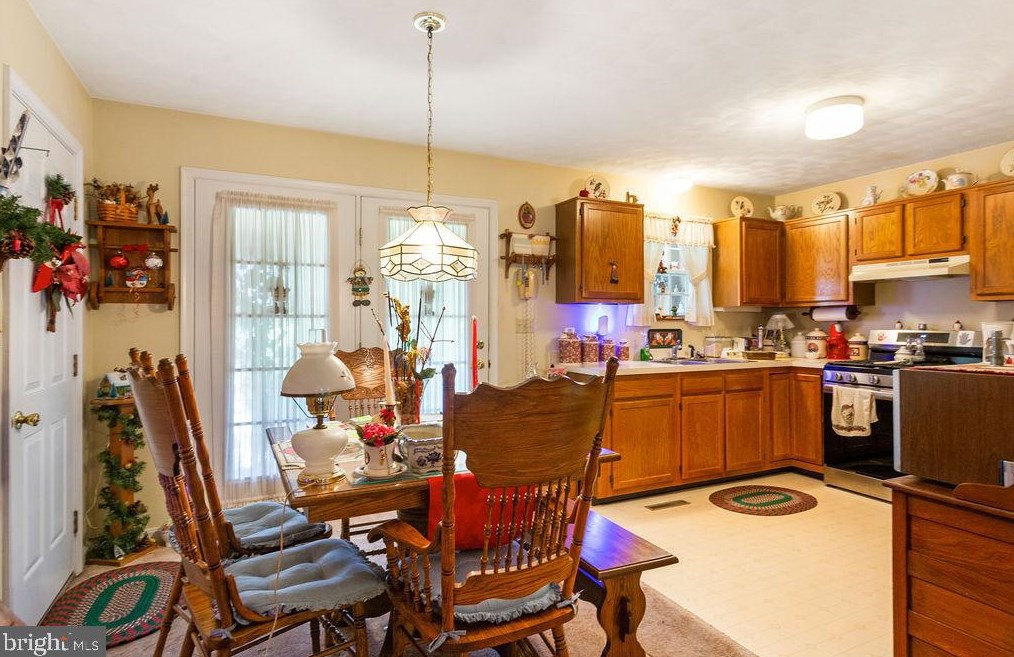 354 Jasmine Dr, Hanover PA 17331-3465 exterior