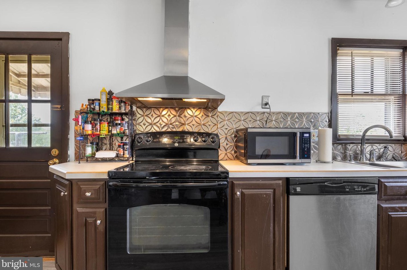 798 Fairview Dr, Hanover PA 17331-8436 exterior