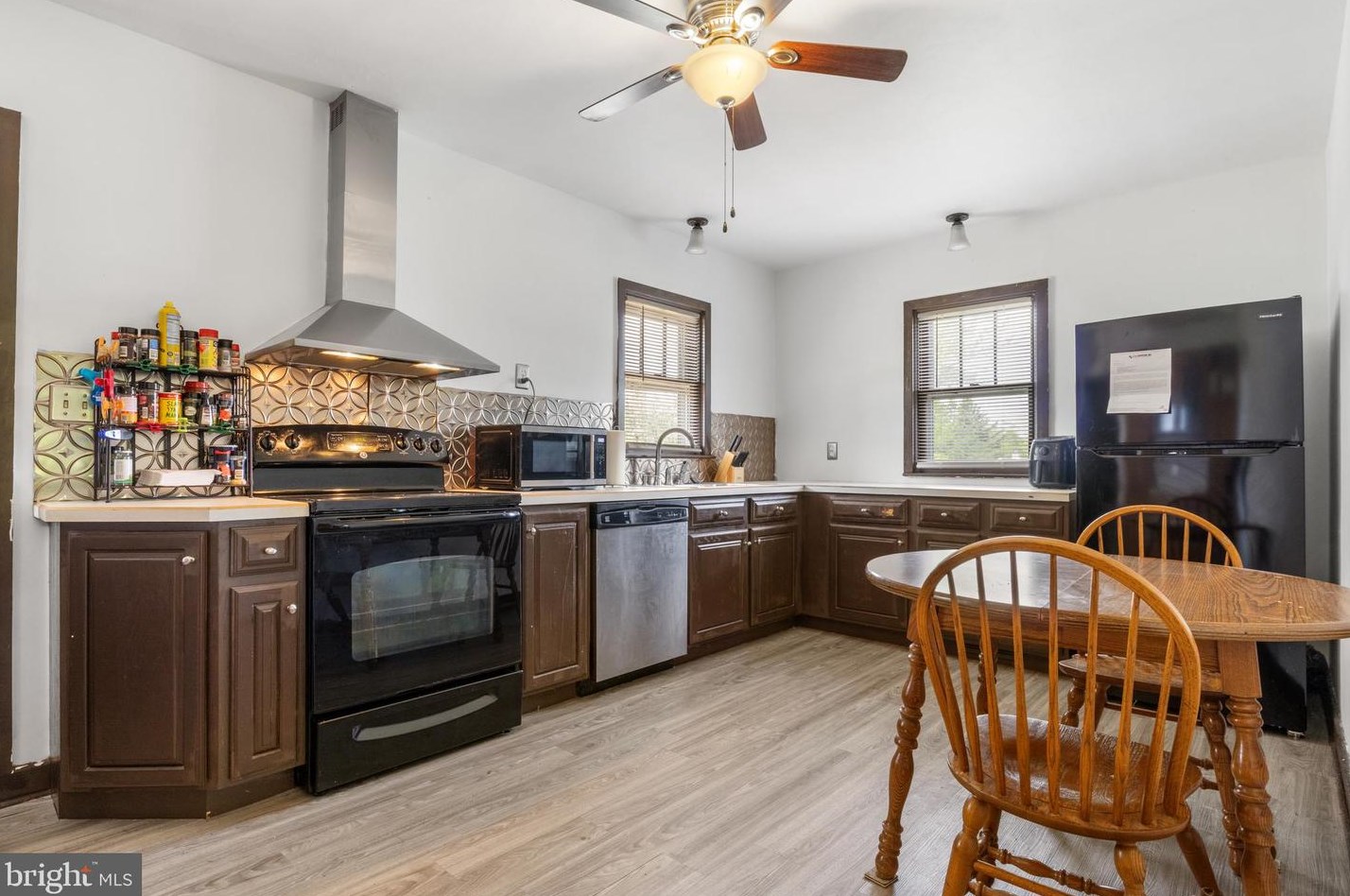 798 Fairview Dr, Hanover PA 17331-8436 exterior