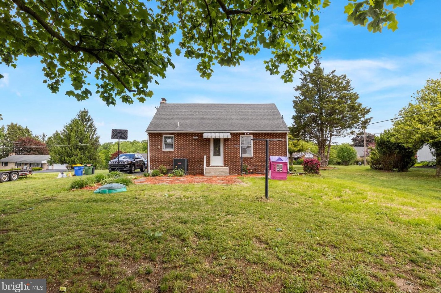 798 Fairview Dr, Hanover PA 17331-8436 exterior