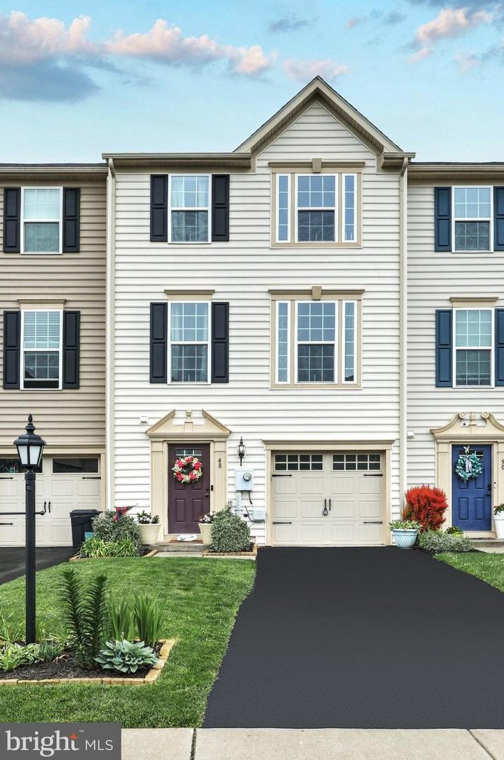 48 Center St, Hanover, PA 17331-2829