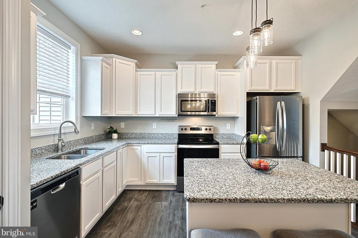 48 Overlook Dr, Hanover PA 17331-9136 exterior