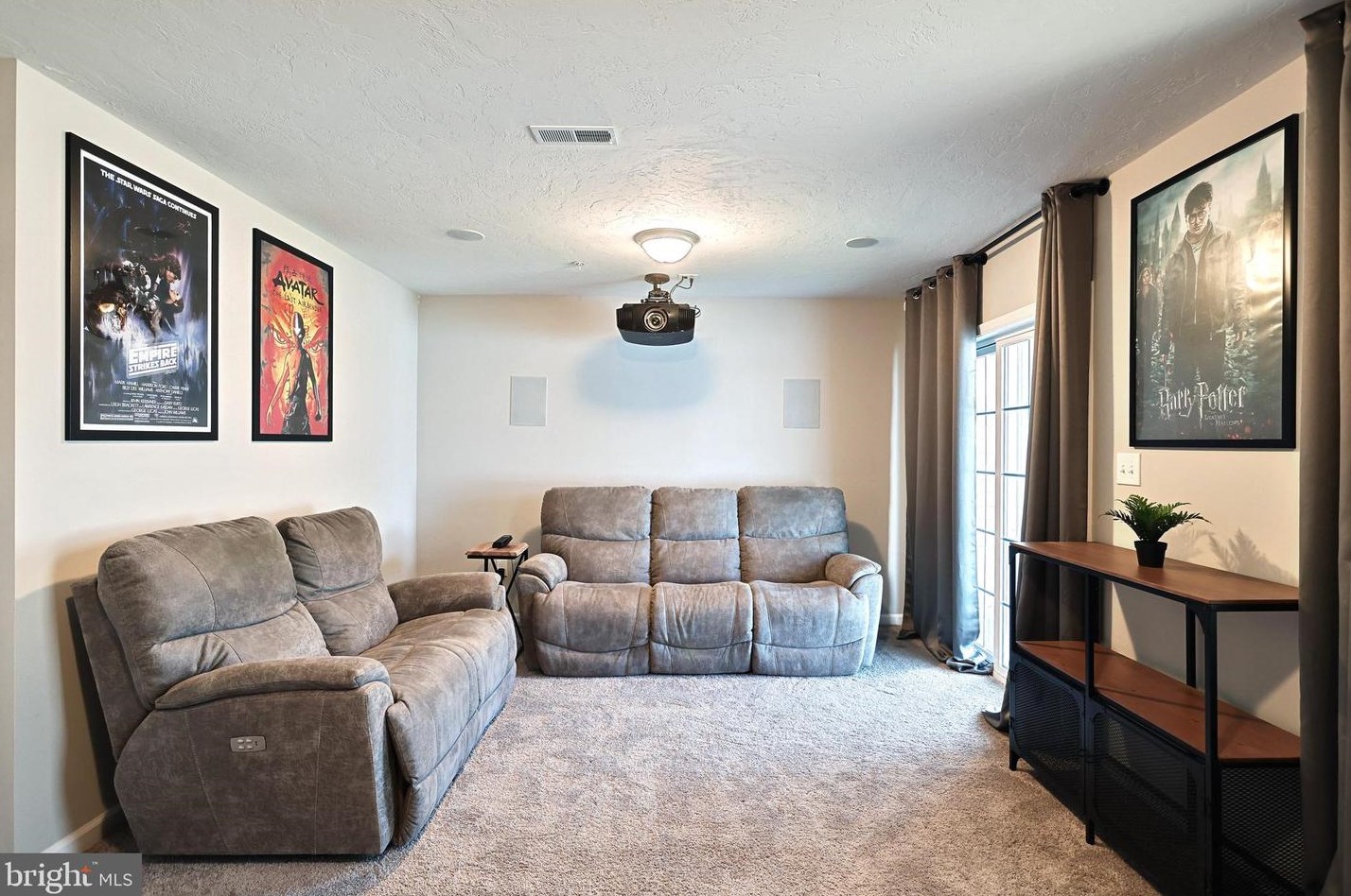 48 Overlook Dr, Hanover PA 17331-9136 exterior