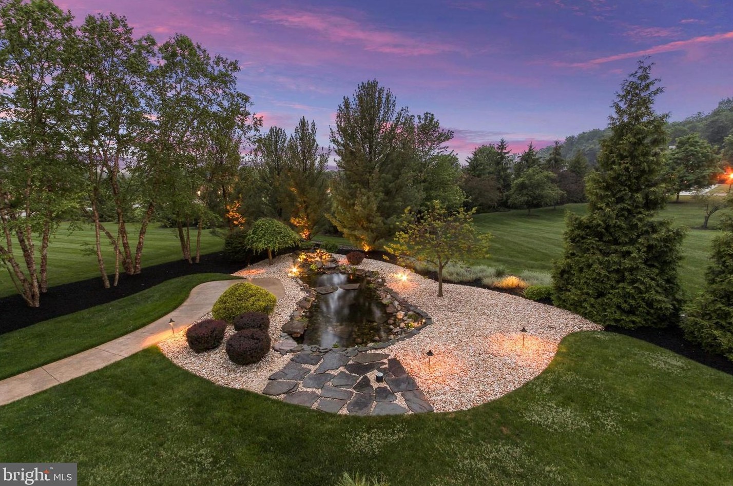 280 Thornhill Dr, Hanover PA  17331-7973 exterior