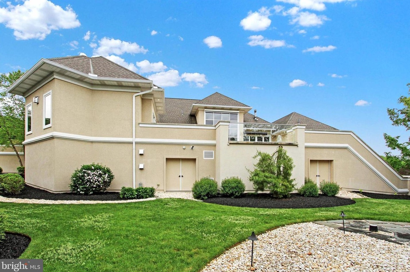 280 Thornhill Dr, Hanover PA  17331-7973 exterior