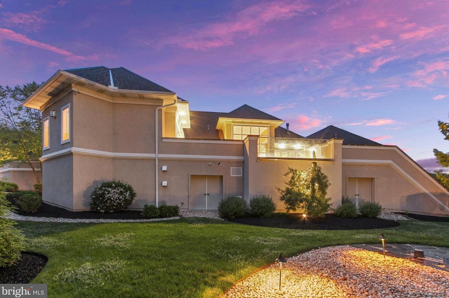 280 Thornhill Dr, Hanover PA  17331-7973 exterior