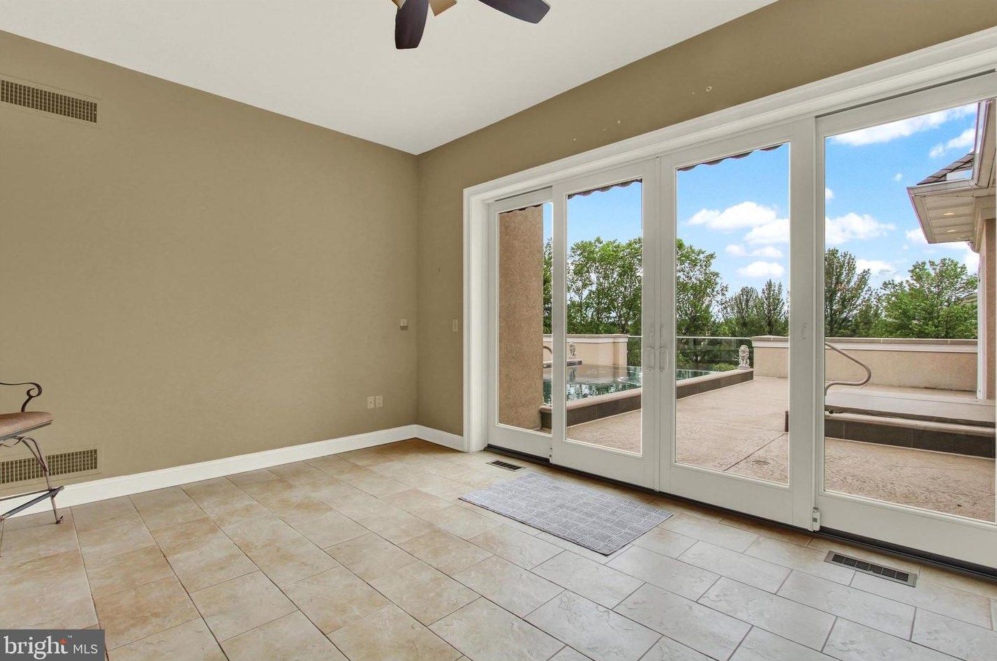 280 Thornhill Dr, Hanover PA  17331-7973 exterior