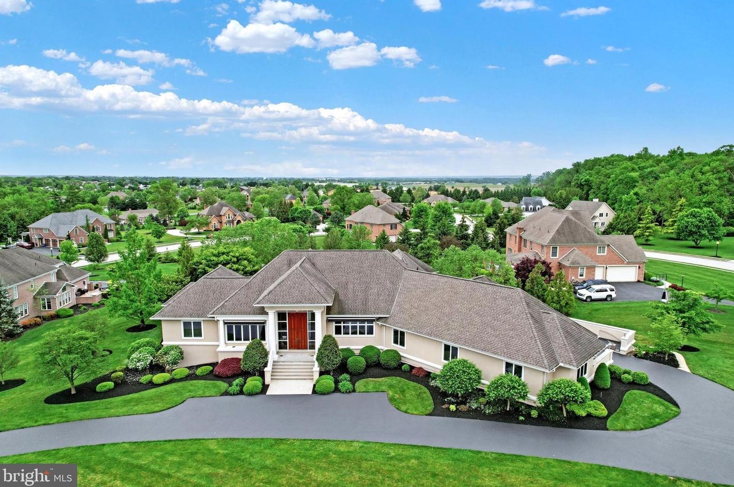 280 Thornhill Dr, Hanover PA  17331-7973 exterior