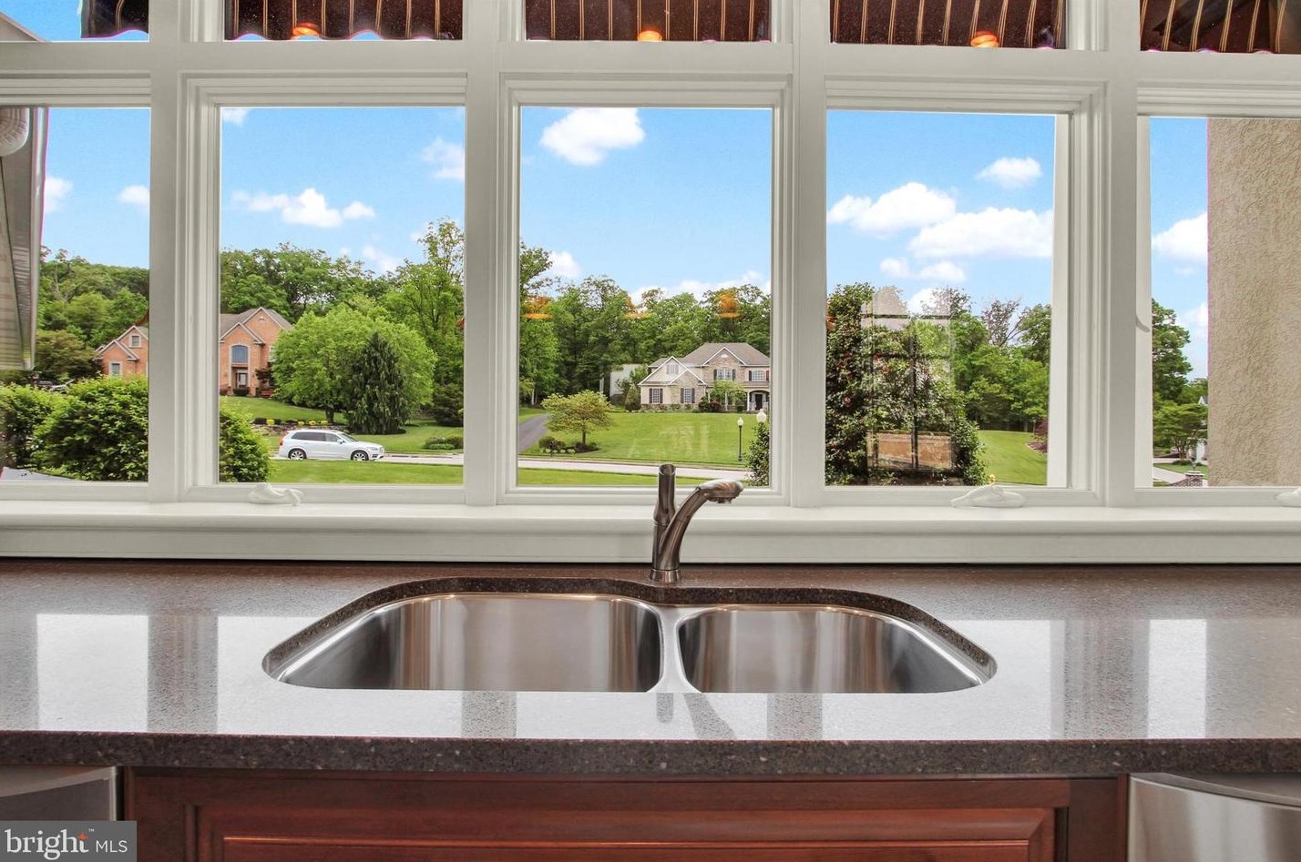 280 Thornhill Dr, Hanover PA  17331-7973 exterior