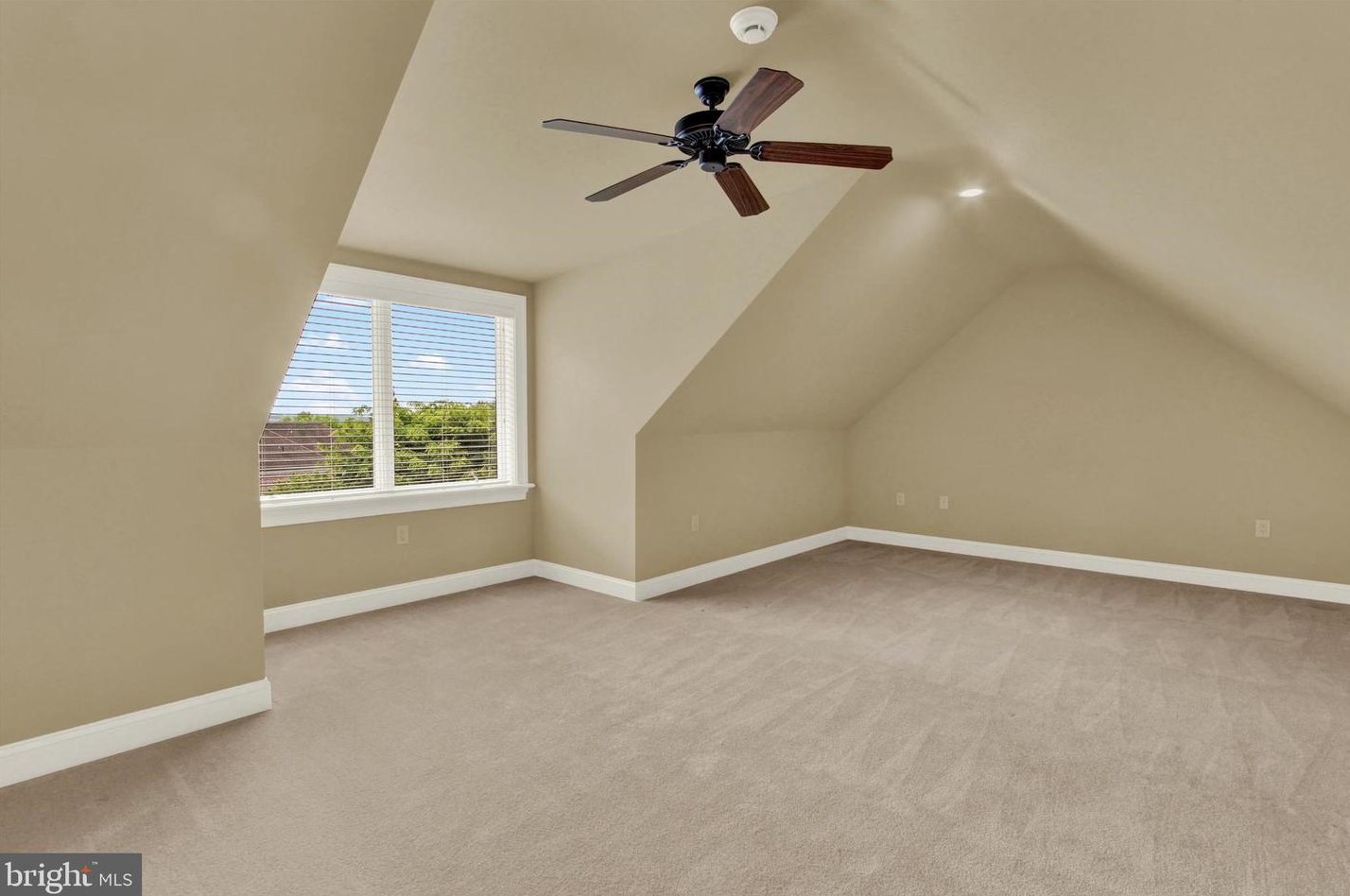 280 Thornhill Dr, Hanover PA  17331-7973 exterior